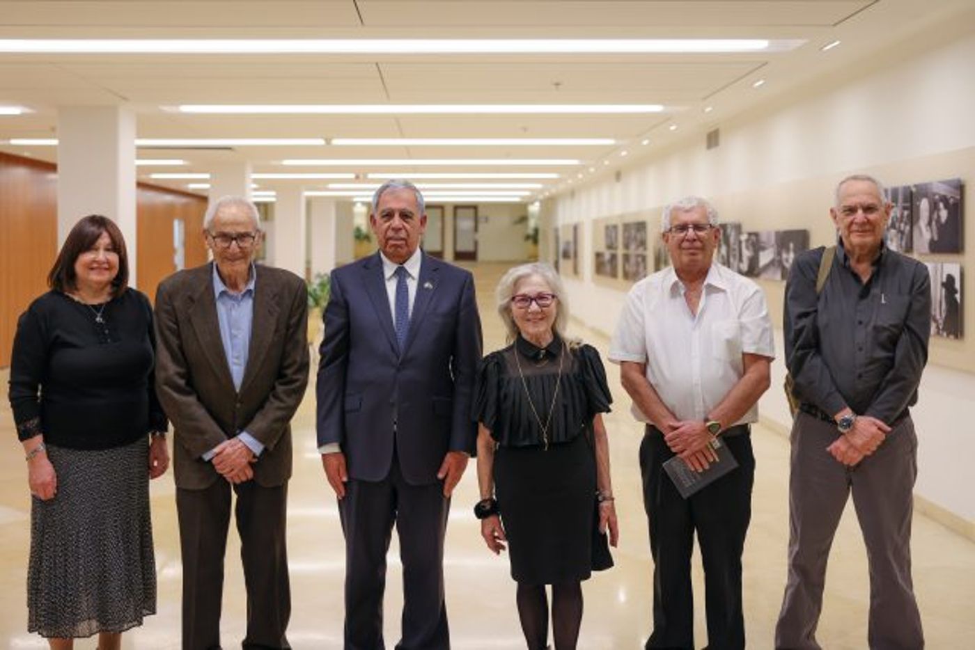 יו"ר הכנסת מיקי לוי עם משיאי המשואות