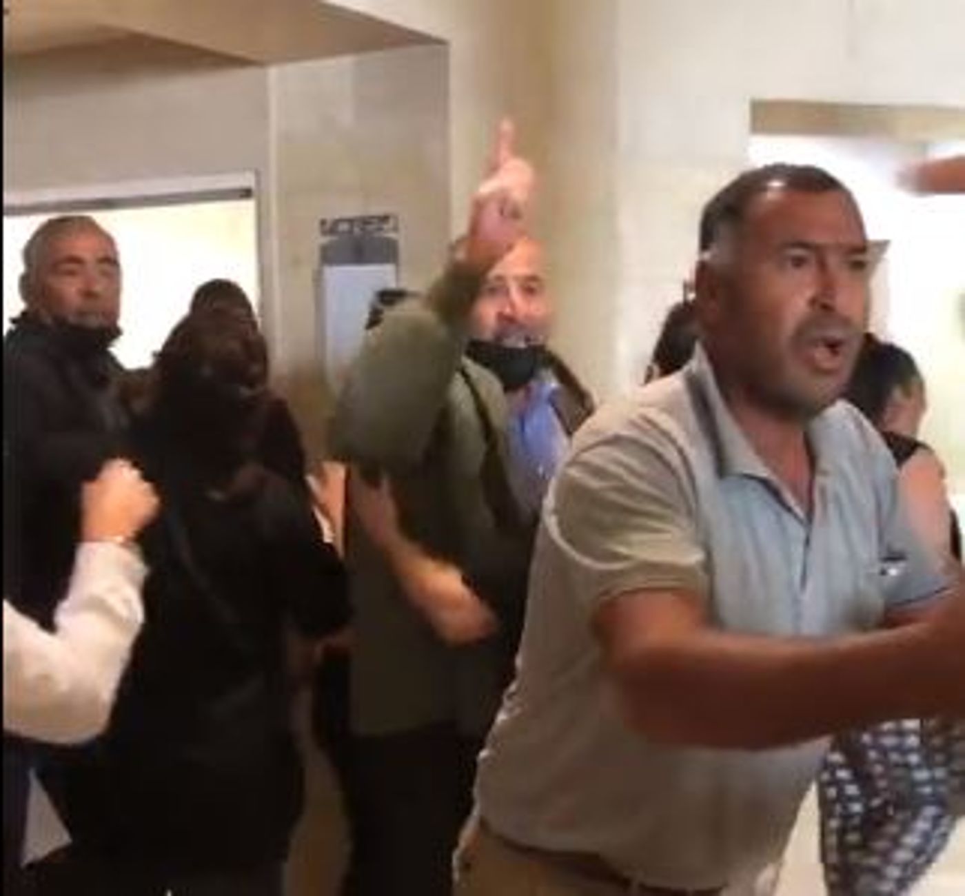 אביו של מחבל לאב השכול: "אני יודע איפה אתה גר"|צפו: