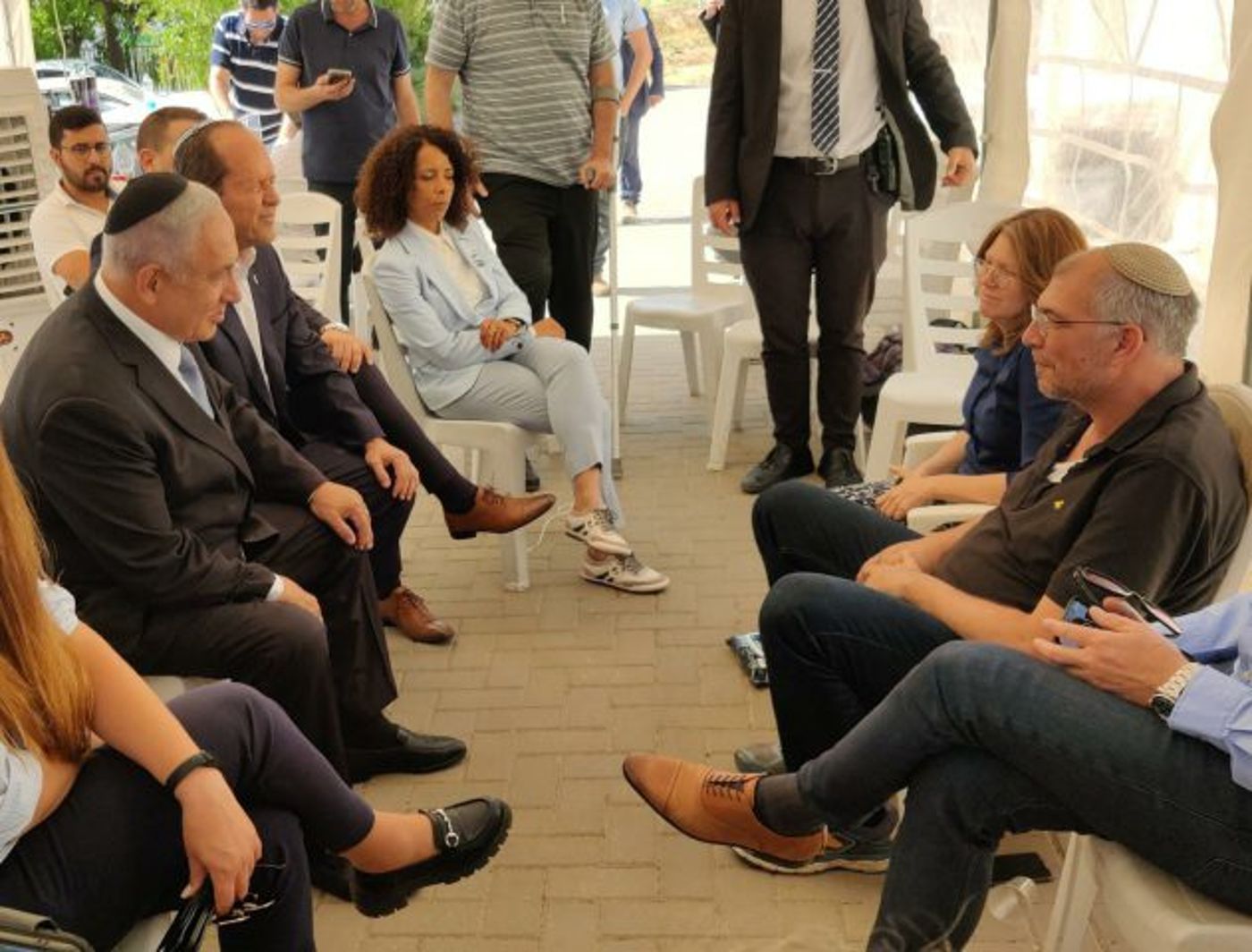 נתניהו מבקר אצל ניר אורבך