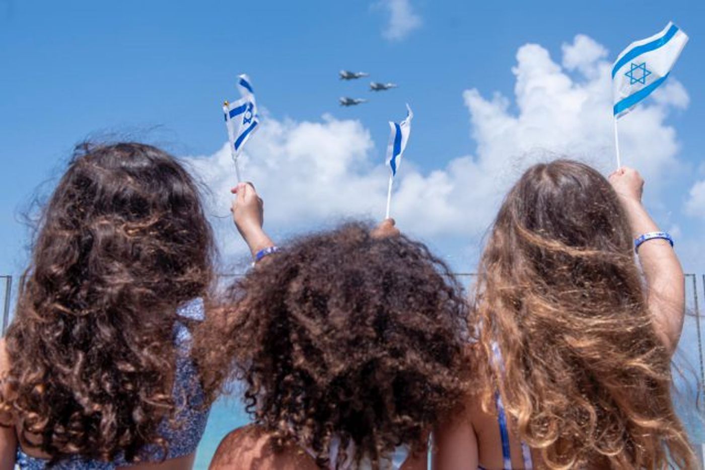 בים, באוויר וביבשה: צפו בצה"ל חוגג עצמאות 74