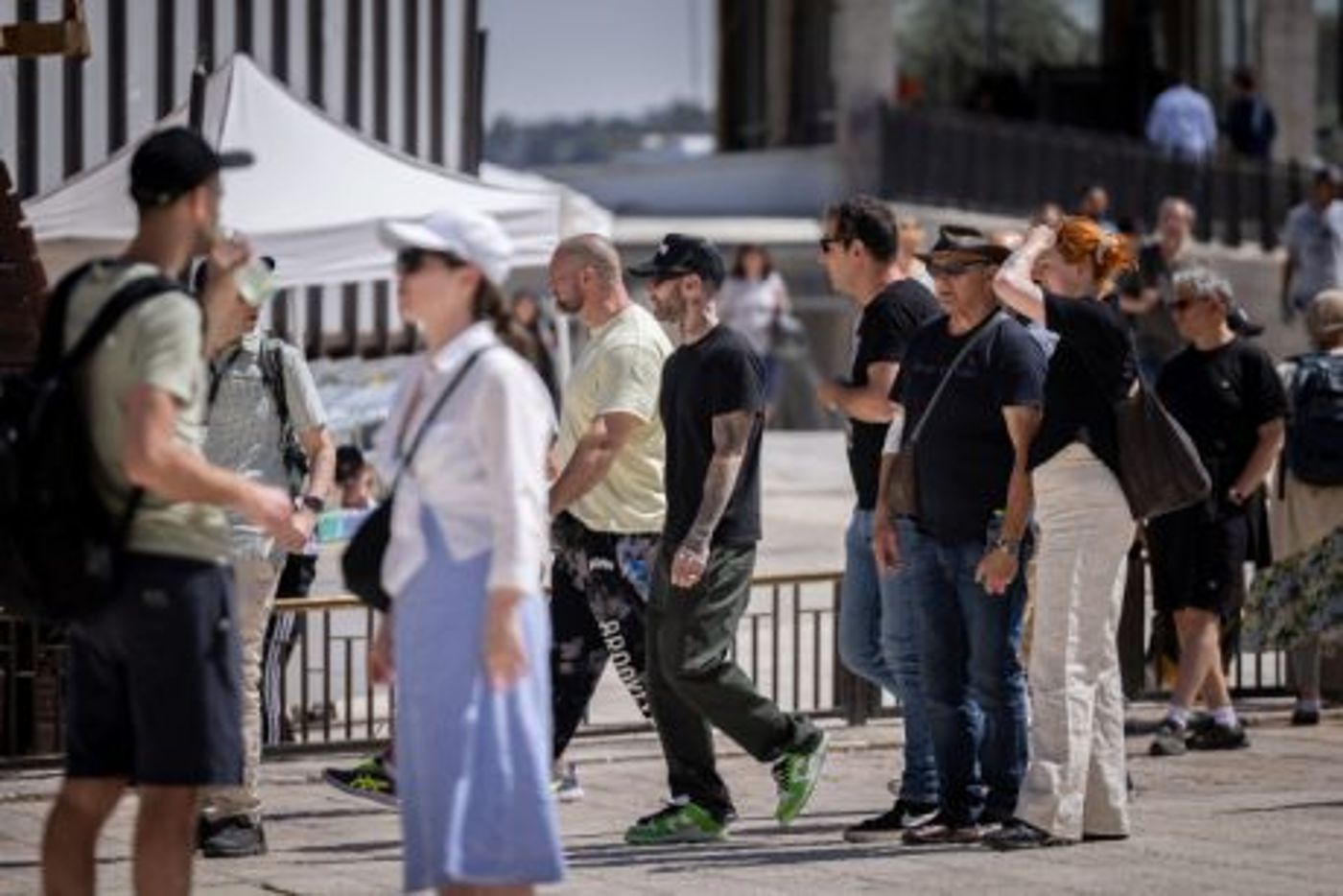 רגע לפני הופעת הענק: מארון 5 בכותל
