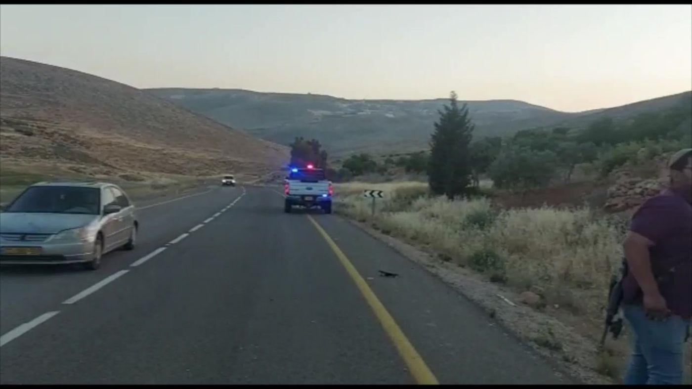 מטען צד התפוצץ ליד רכב בו נסעו יהודים בכביש אלון