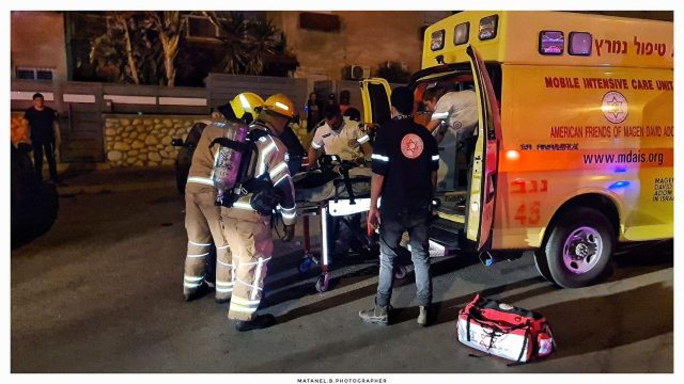 הפינוי לבית החולים (מתנאל בושארי – תיעוד מבצעי כבאות והצלה)