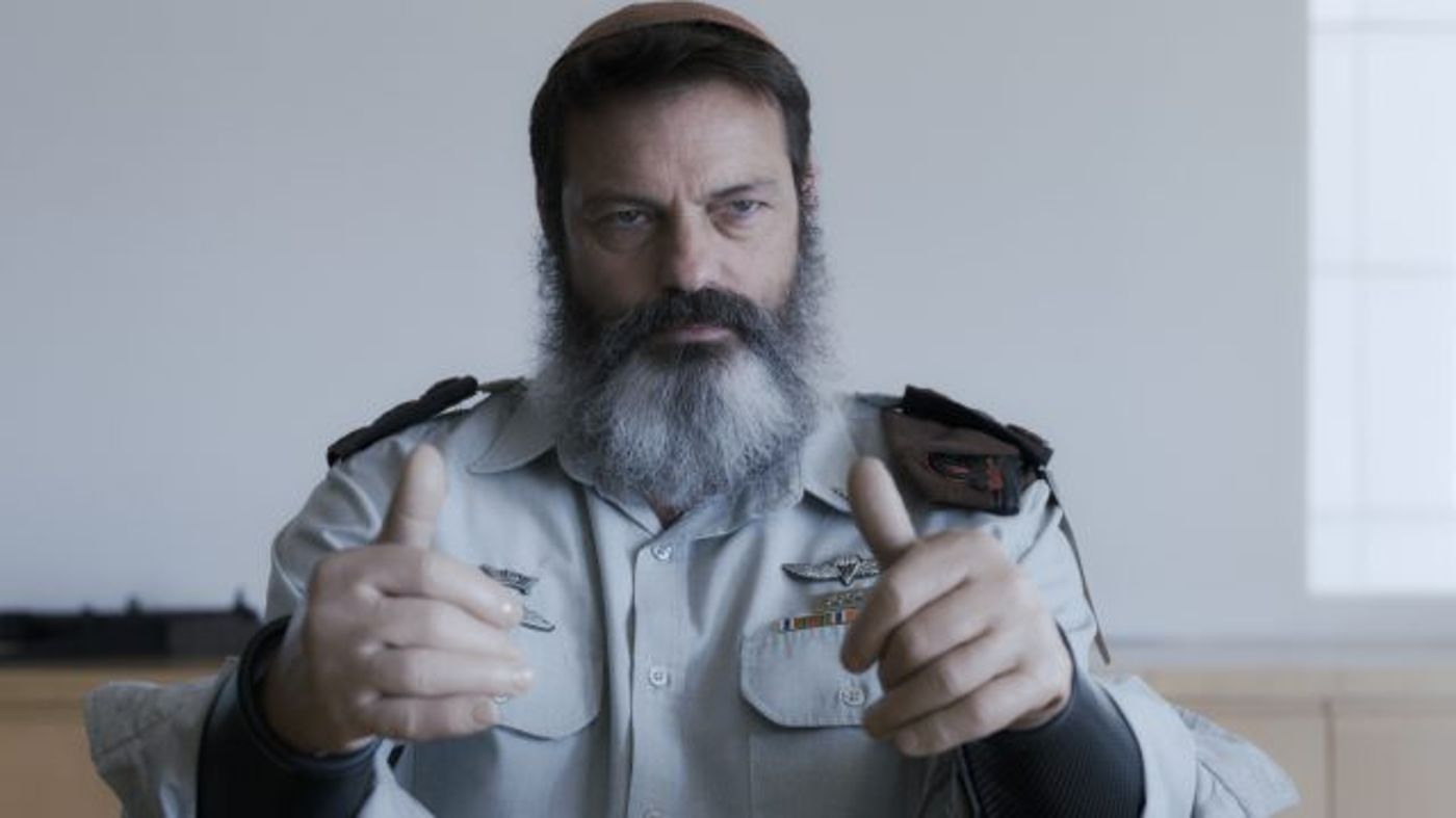 אקי אבני לסרוגים: "הרב השתלט לי על החיים"