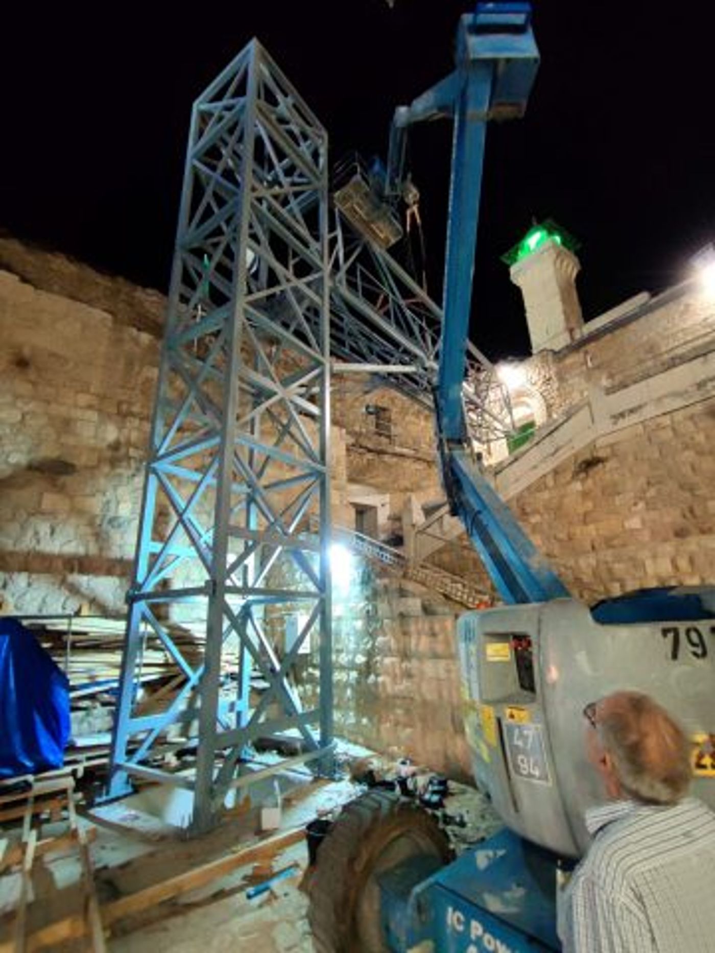 הסוף לדחיות: החל הפרויקט להנגשת מערת המכפלה