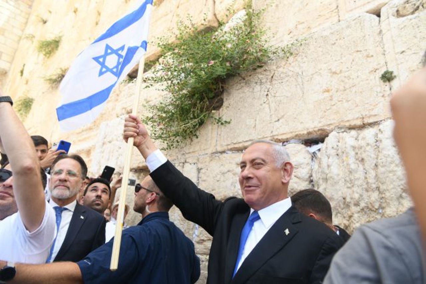 גם ראש האופוזיציה נתניהו בכותל