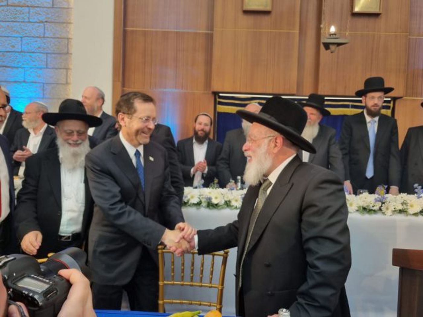 הרצוג עם הרב יעקב שפירא.