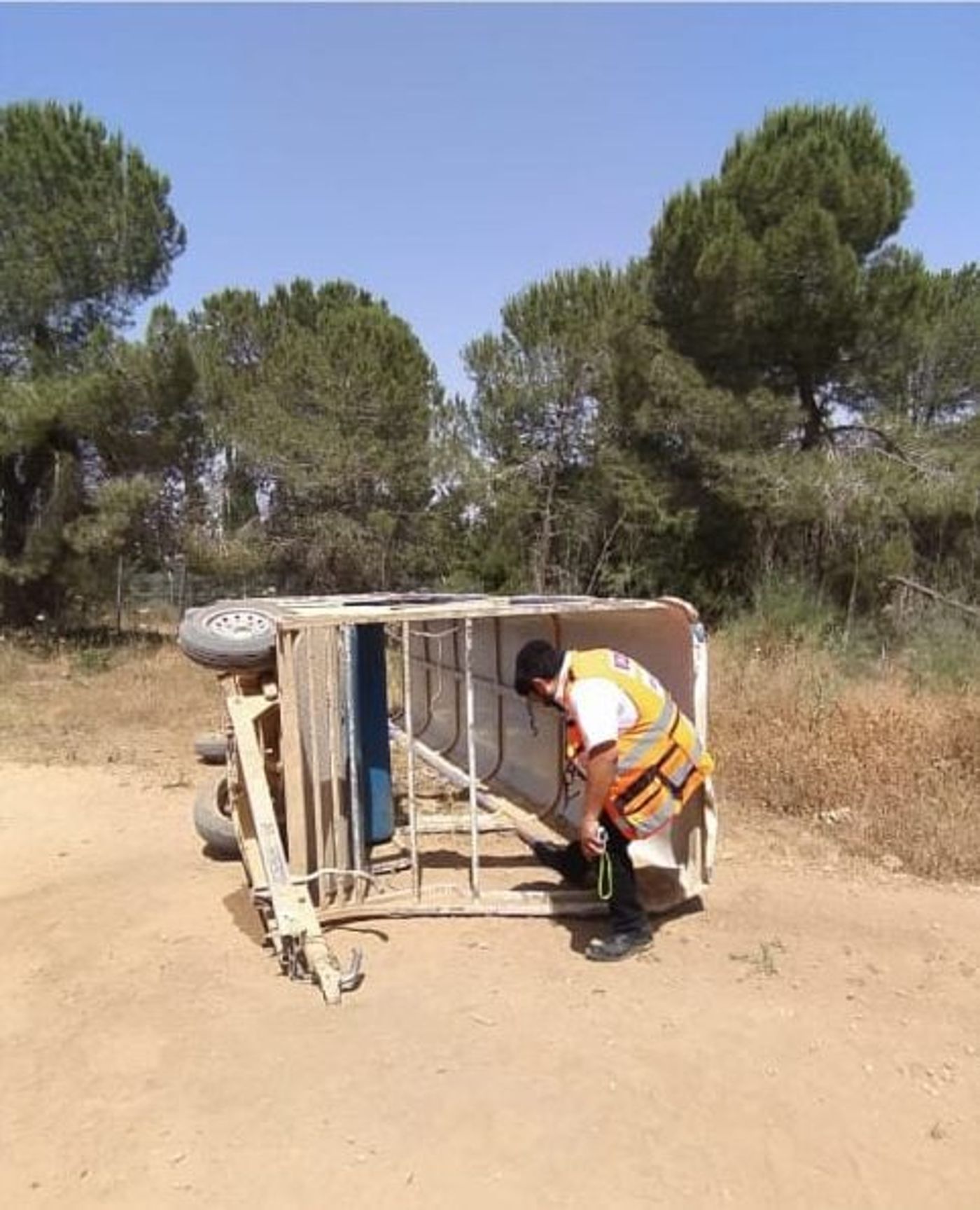 עשרה ילדים נפגעו מהתהפכות רכב טיולים