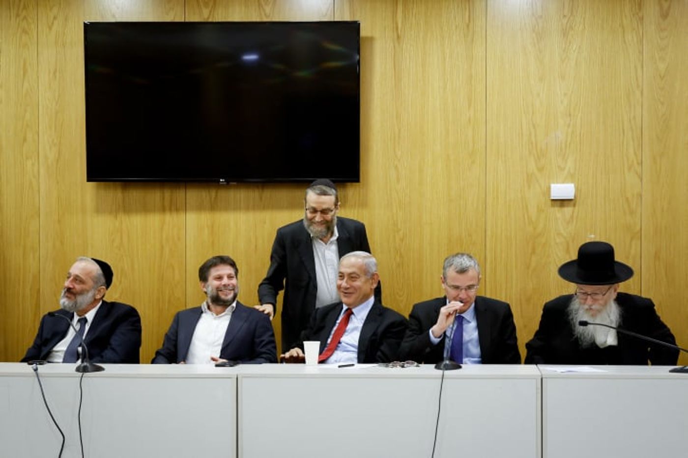 האופוזיציה הודיעה: משנים גישה כלפי הקואליציה