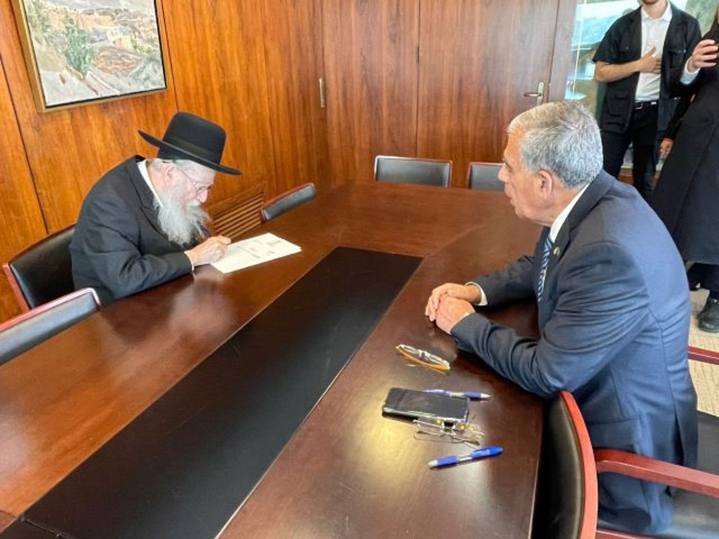 יושב-ראש הכנסת ח״כ מיקי לוי קיבל עתה את התפטרותו של ח״כ הרב יעקב ליצמן.