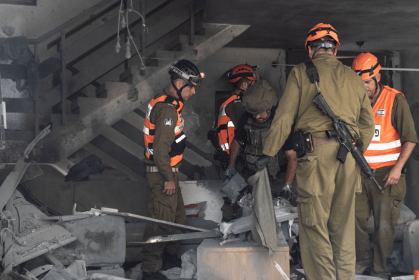 חילוץ הנפגעים בזירות הנפילות (דובר צה"ל)