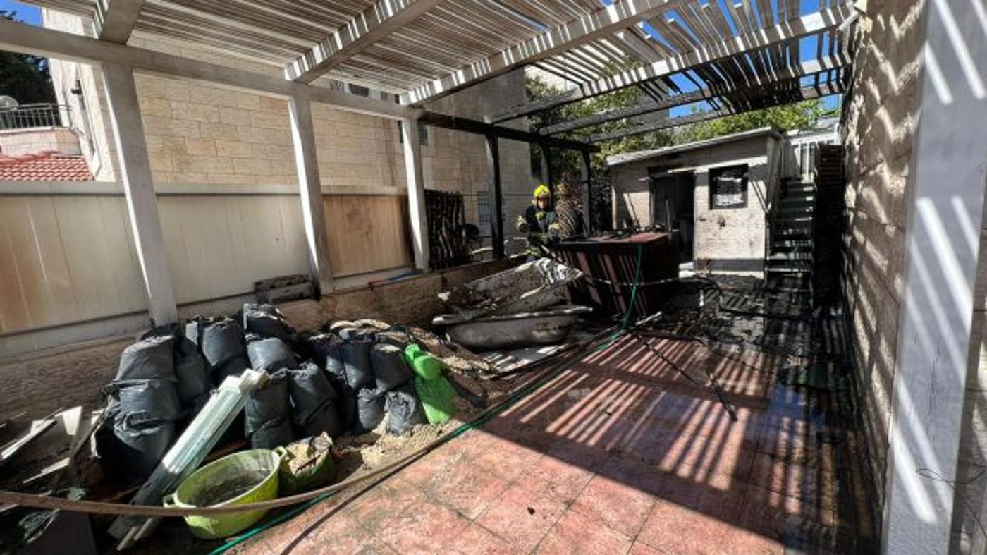 שריפה בבית בגבעת זאב: 3 פצועים פונו מהמבנה