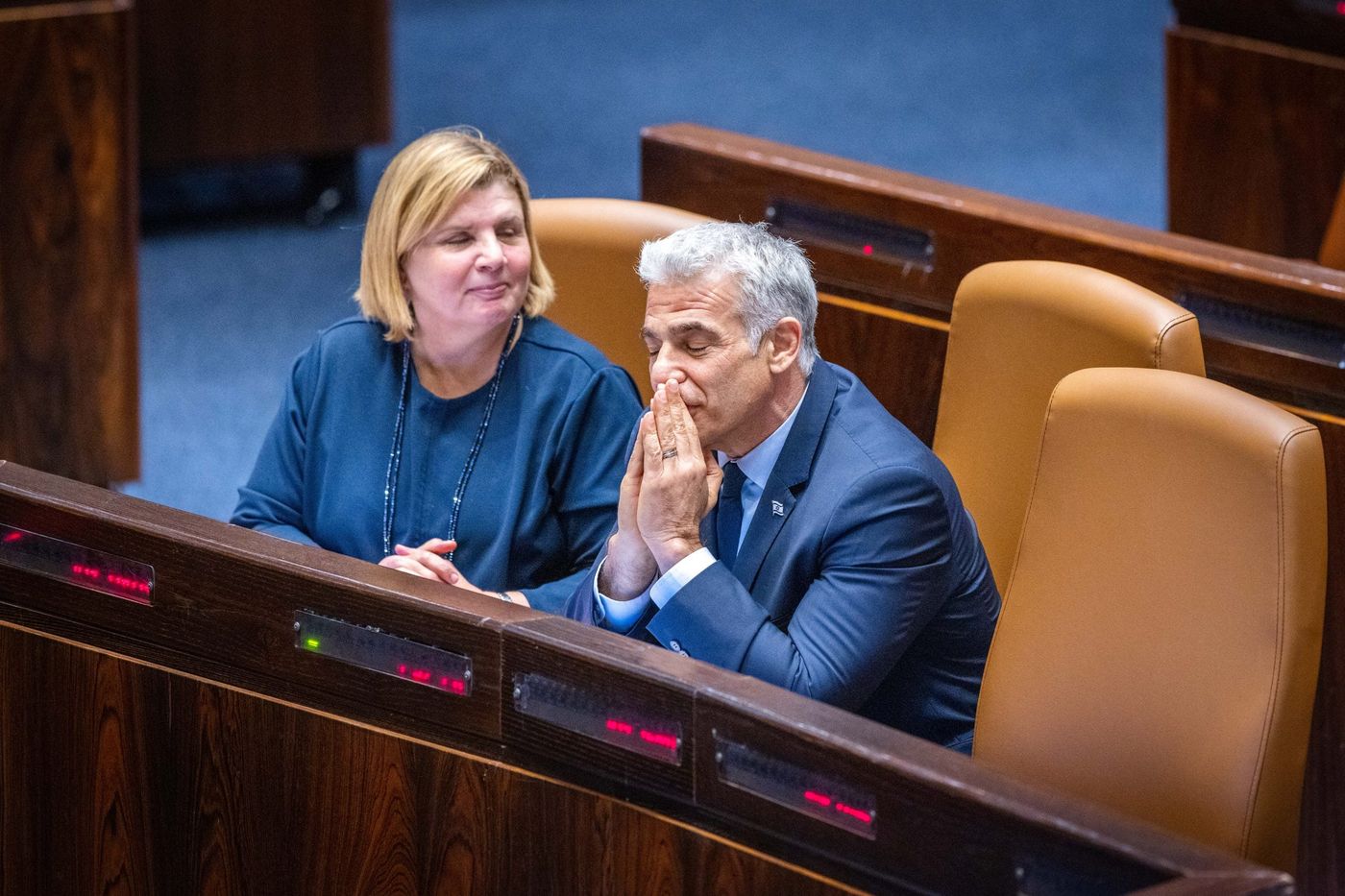 לפיד וברביראי, ארכיון