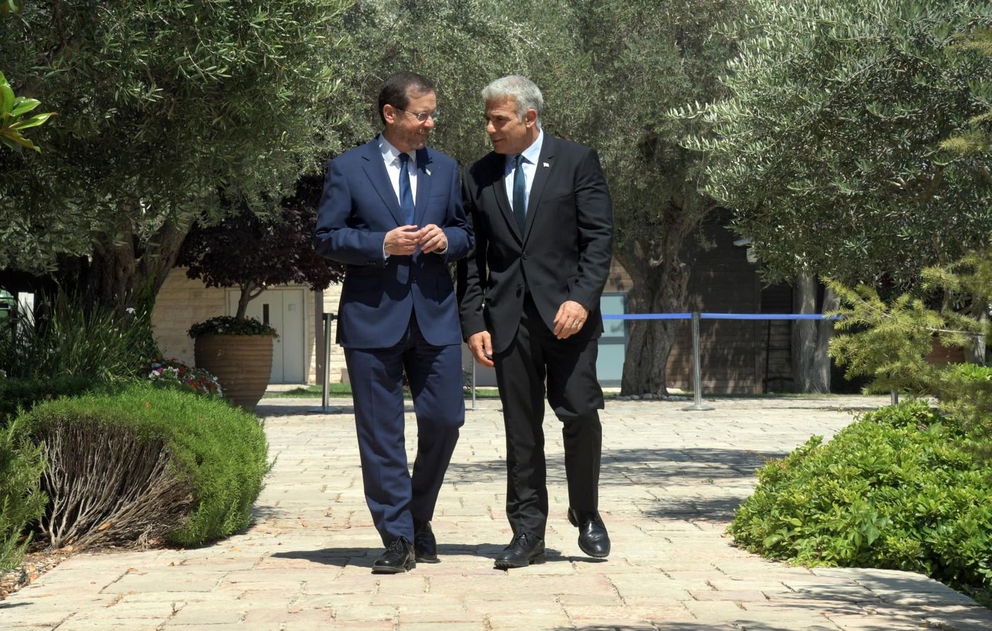 פגישה ראשונה: המחמאה של הרצוג ליאיר לפיד