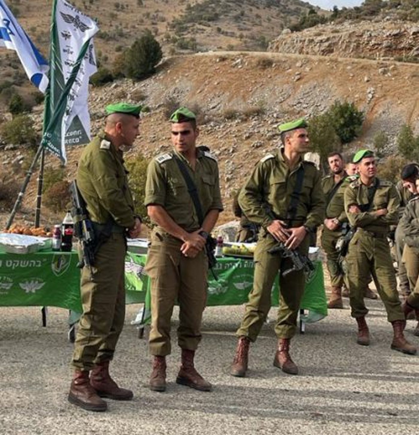 סרן אלון בן שמחון במרכז (דובר צה"ל)