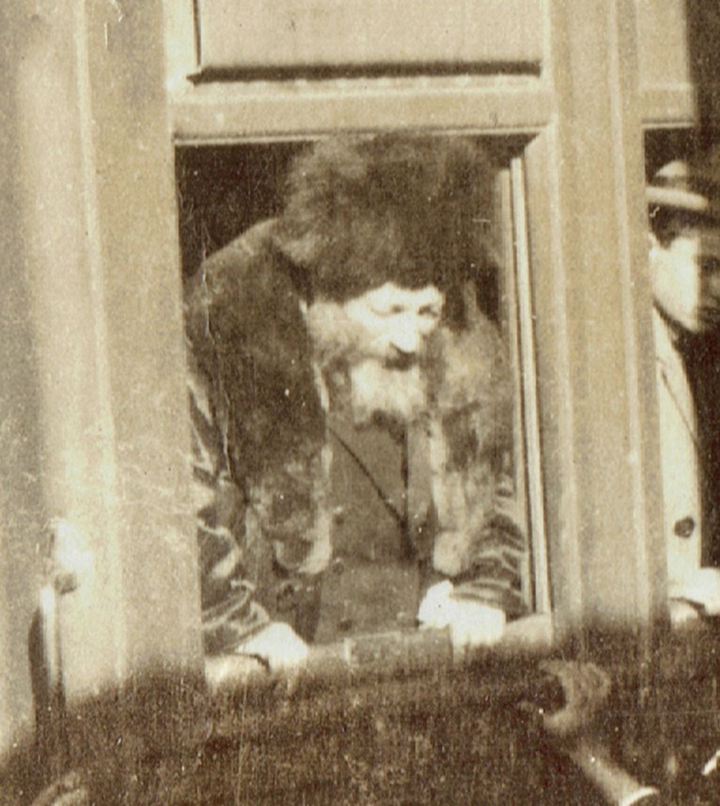 אחרי 98 שנה: נחשפה תמונתו המלאה של הרב קוק