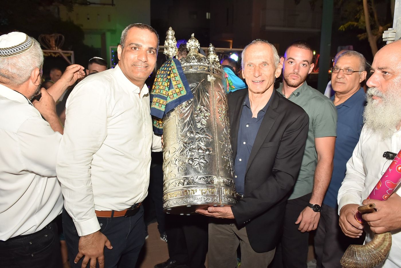 7 שנים לאחר שנרצח: ספר תורה לע"נ דוד בר קפרא