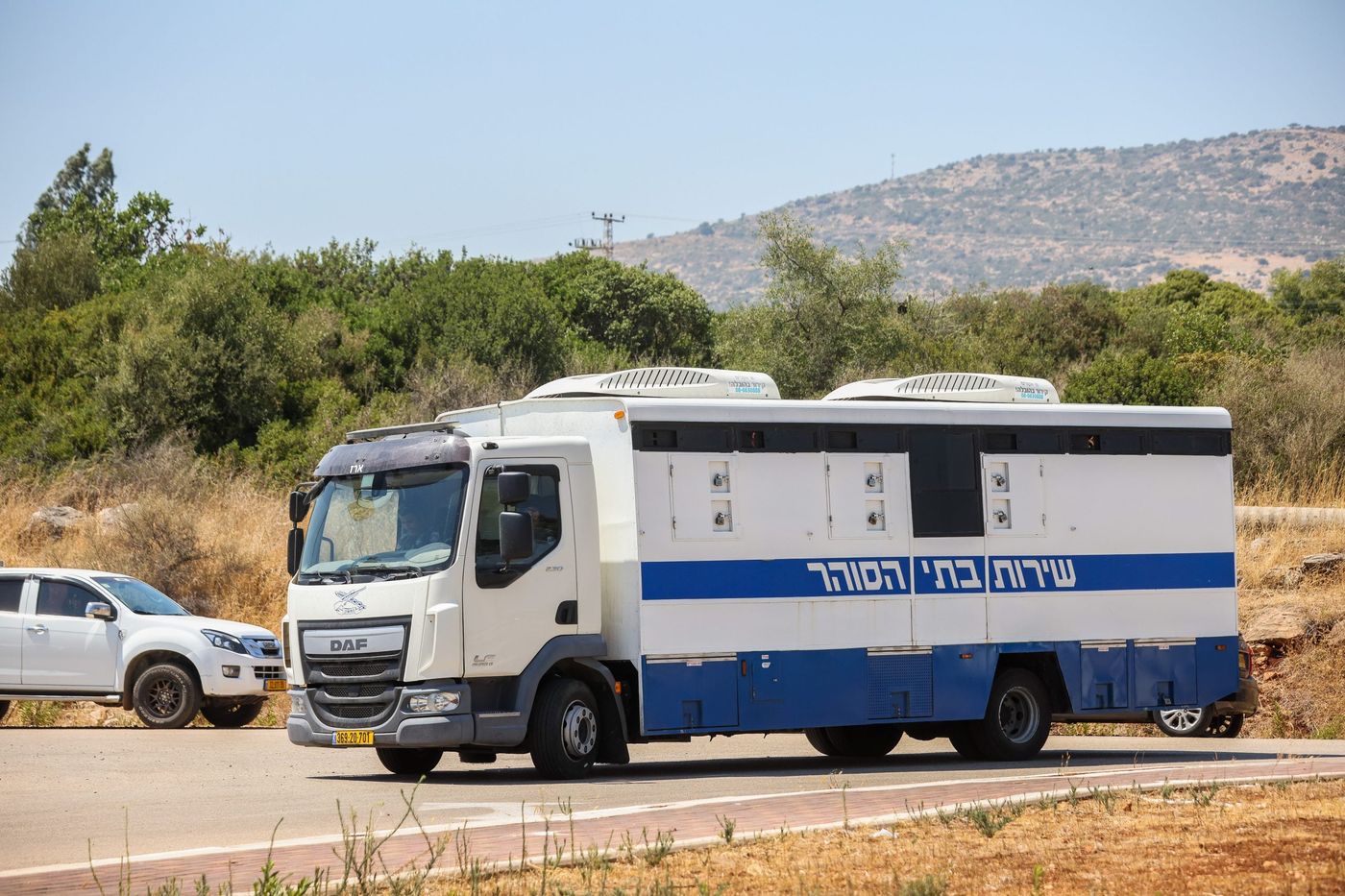 חשד: סוהר מאופקים העביר טלפונים לאסיר ביטחוני