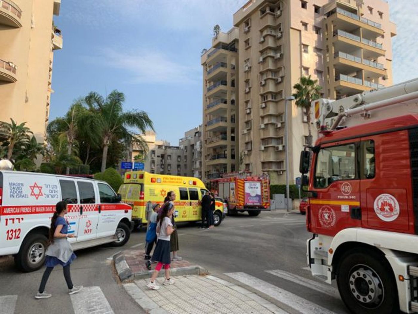 חולון: בת 76 מורדמת ומונשמת בעקבות שריפה