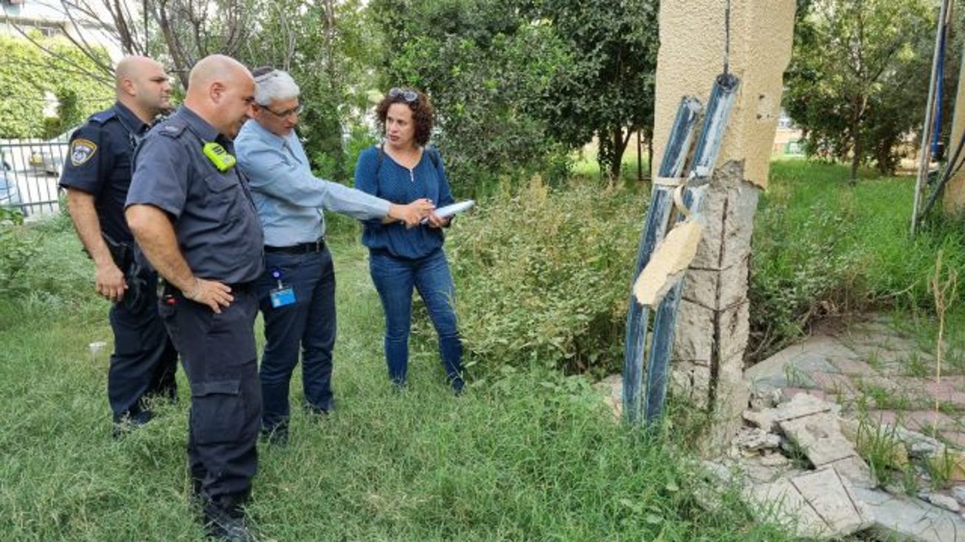 דיירי בניין בלוד פונו מביתהם בשל חשש לקריסה
