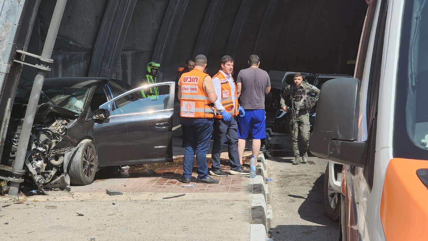 תאונה נוספת בירושלים: נהג התנגש בקיר ונפצע קשה