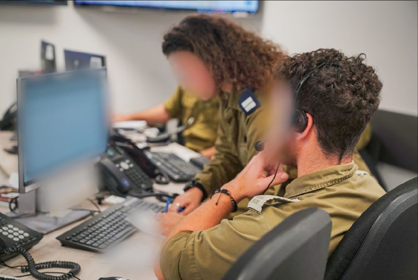עלות השחר, היום שאחרי: הזוג ששירת יחד תחת אש