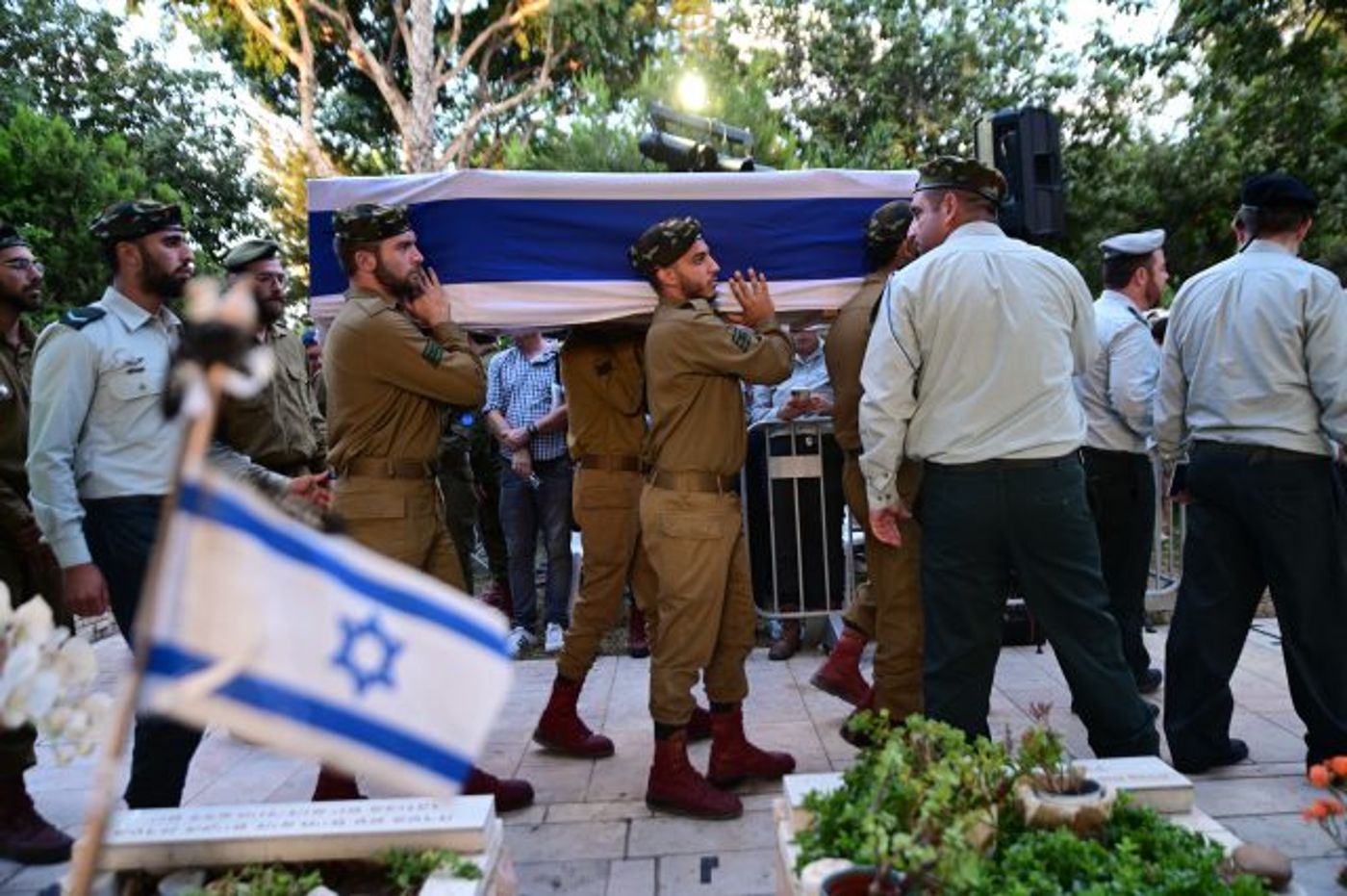 "אני אוהבת אותך, אח קטן שלי": נתן ז"ל הובא למנוחות