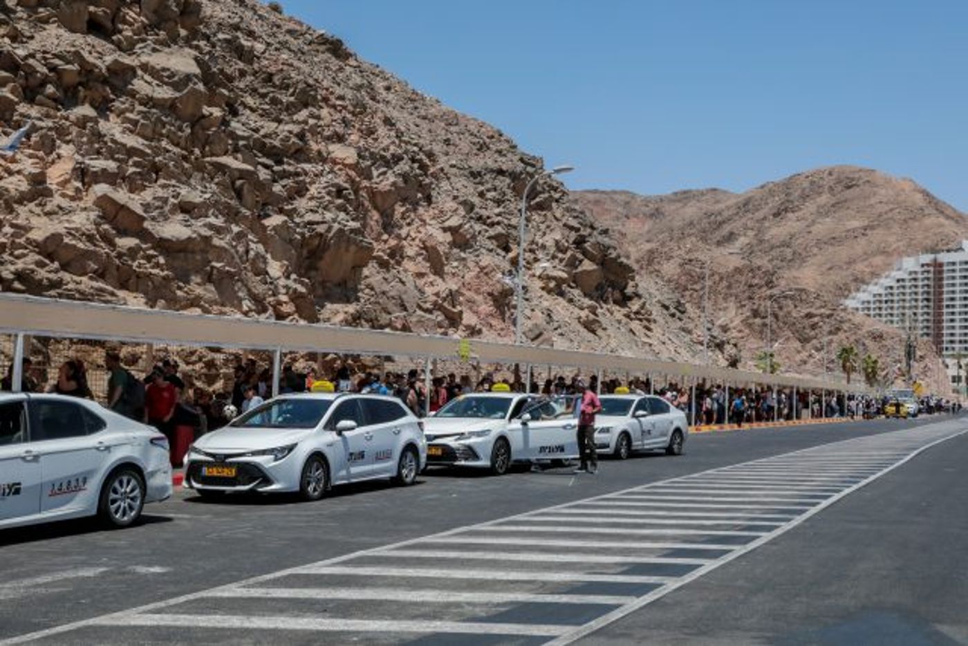 עומסים כבדים במעבר הגבול לסיני