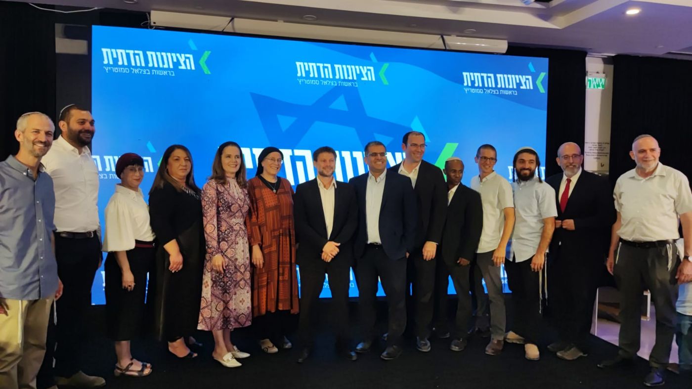 "מזוגנית, הומופובית, גזענית ומסוכנת": לפיד על רשימת הציונות הדתית