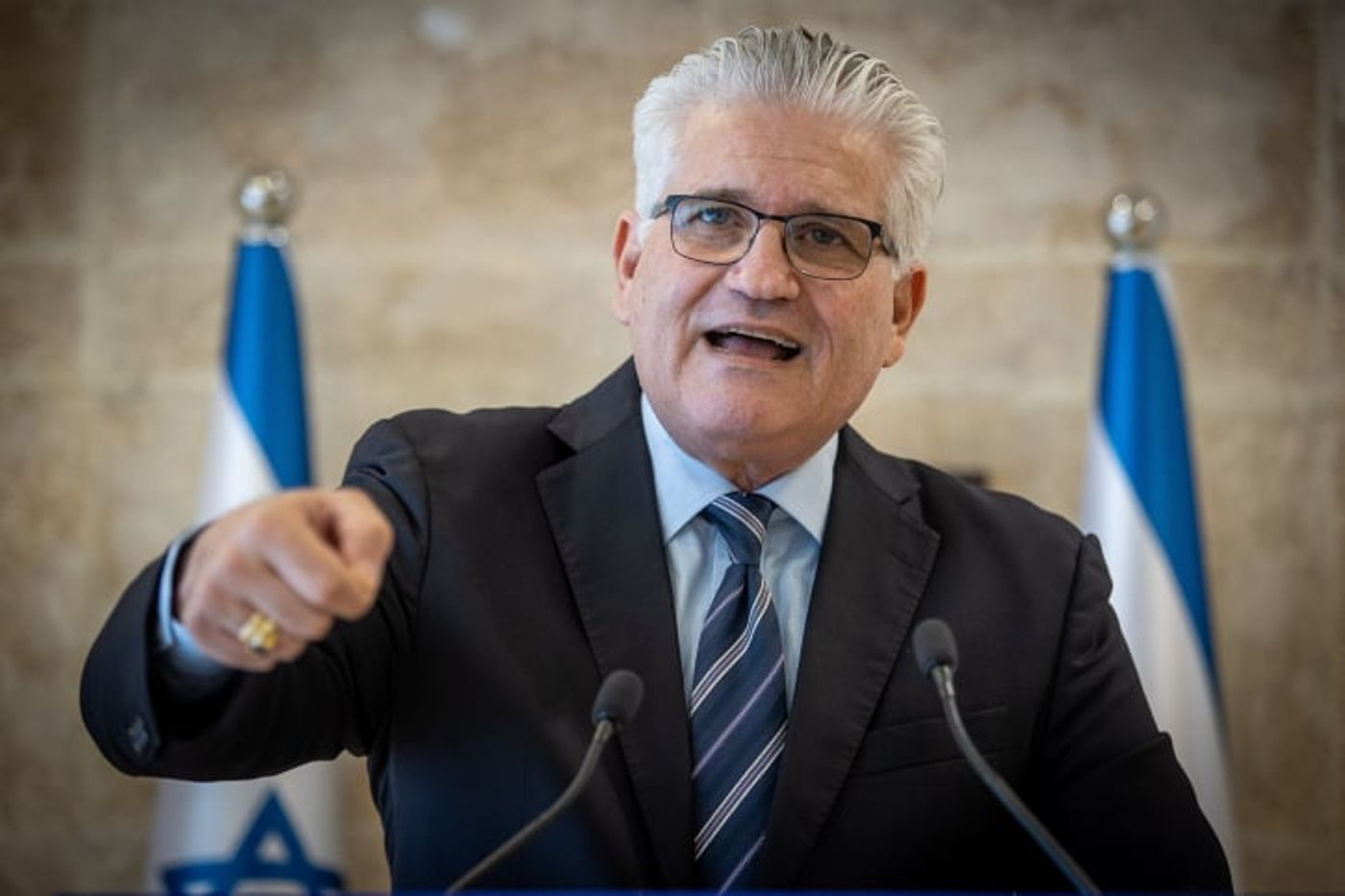 ביקש וסורב: הבקשה של יאיר לפיד מאלי אבידר