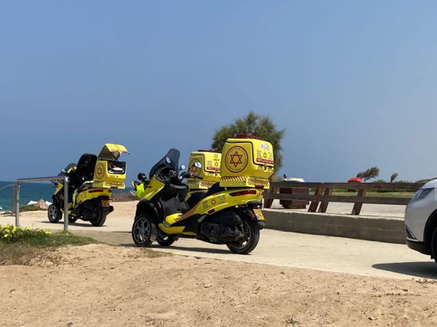 בן 50 נמשה מהמים בחוף פלמחים – מצבו אנוש