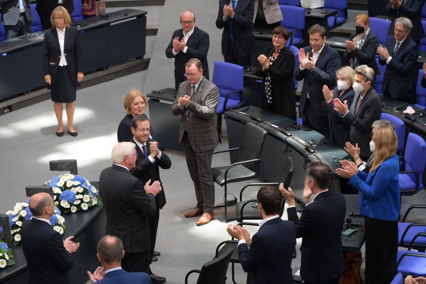 נאום הרצוג בבונדסטאג: "נושא עמי ציווי אחד – זָכוֹר"