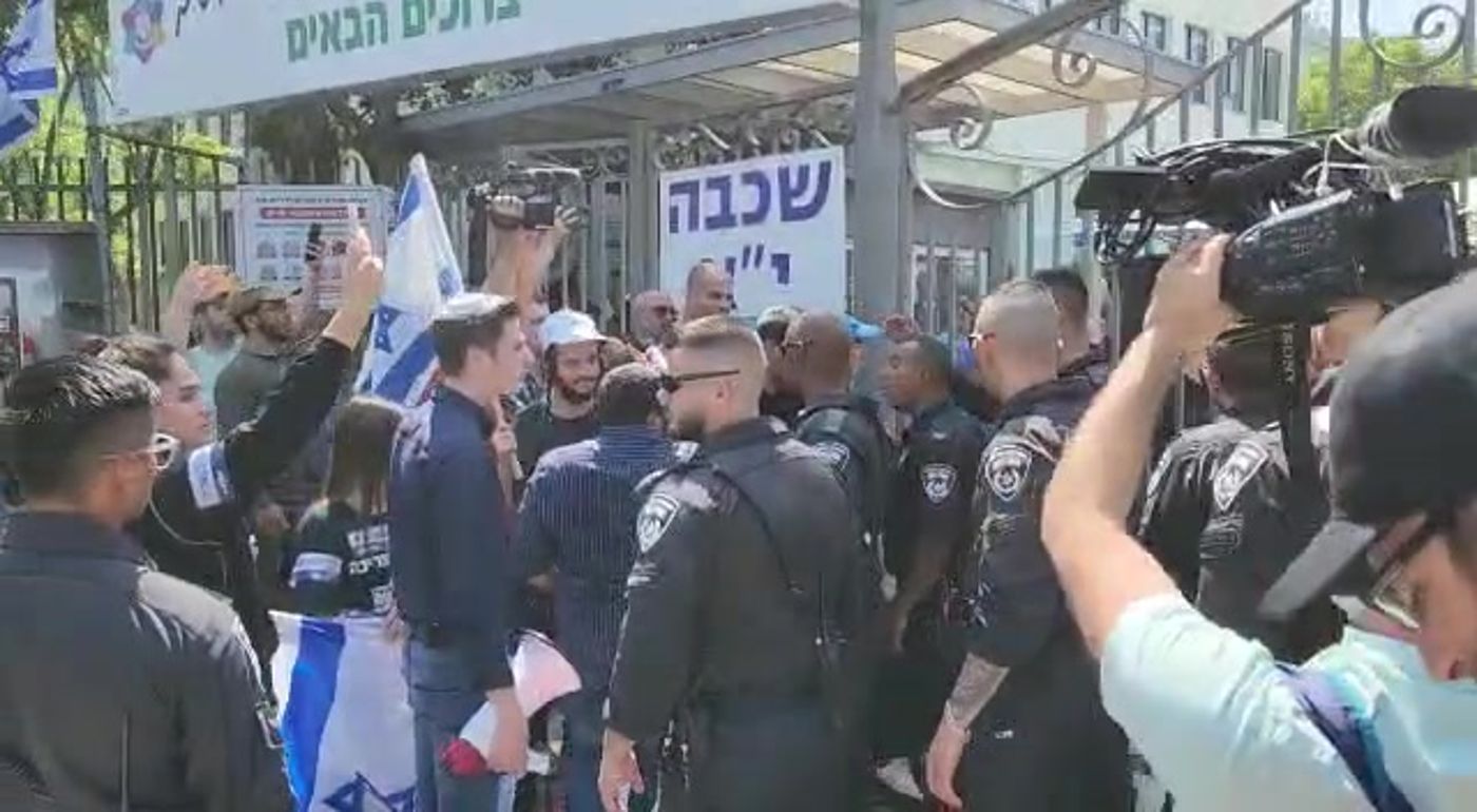 צפו: מהומת ענק בעקבות הזמנת בן גביר ל'בליך'