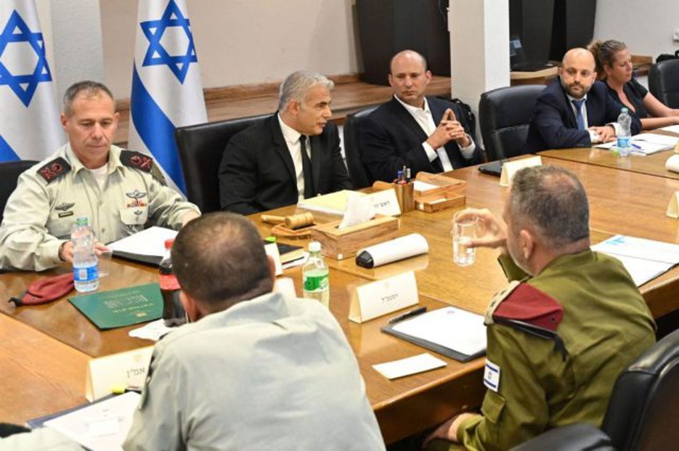 לפיד על תפיסת המחבל: 'נפעל ביד קשה ובלי פשרות'