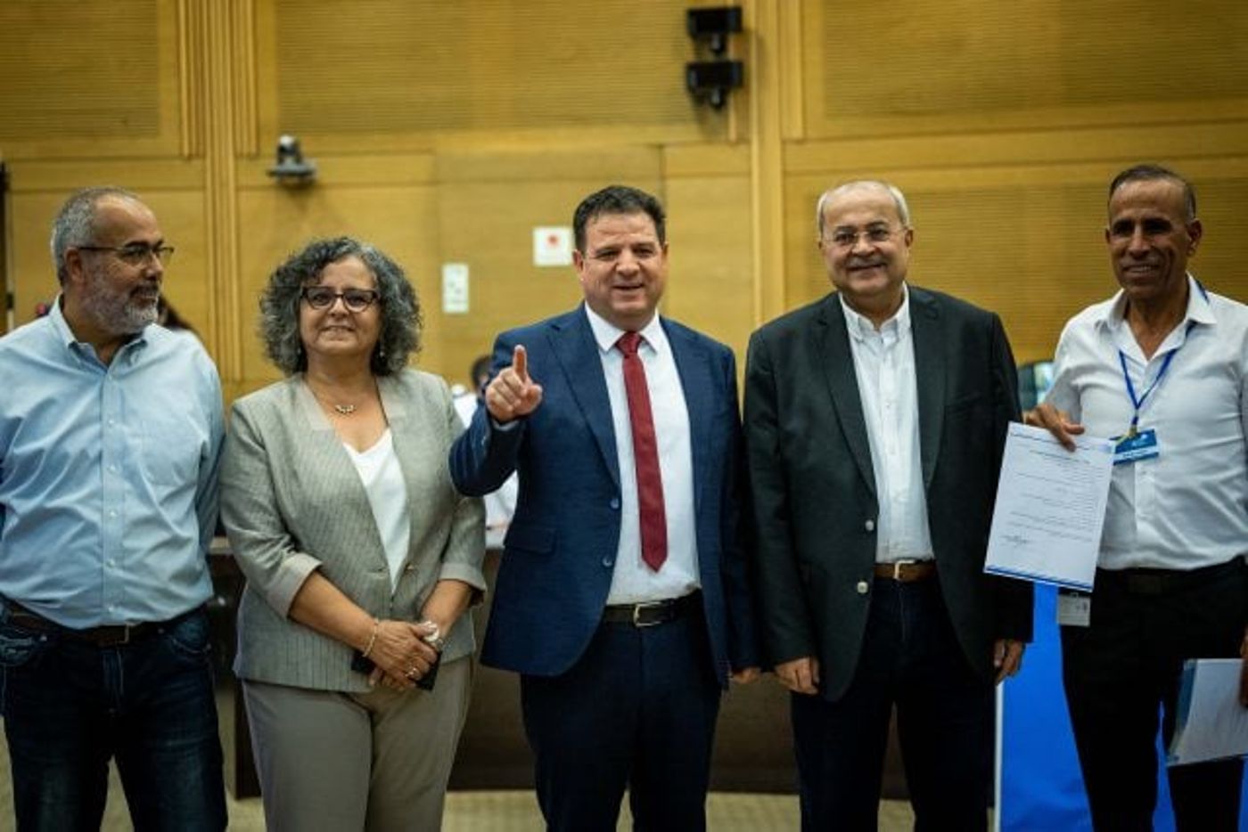 הציוץ שחשף: כך איימן עודה מתכוון להפוך ללשון מאזניים