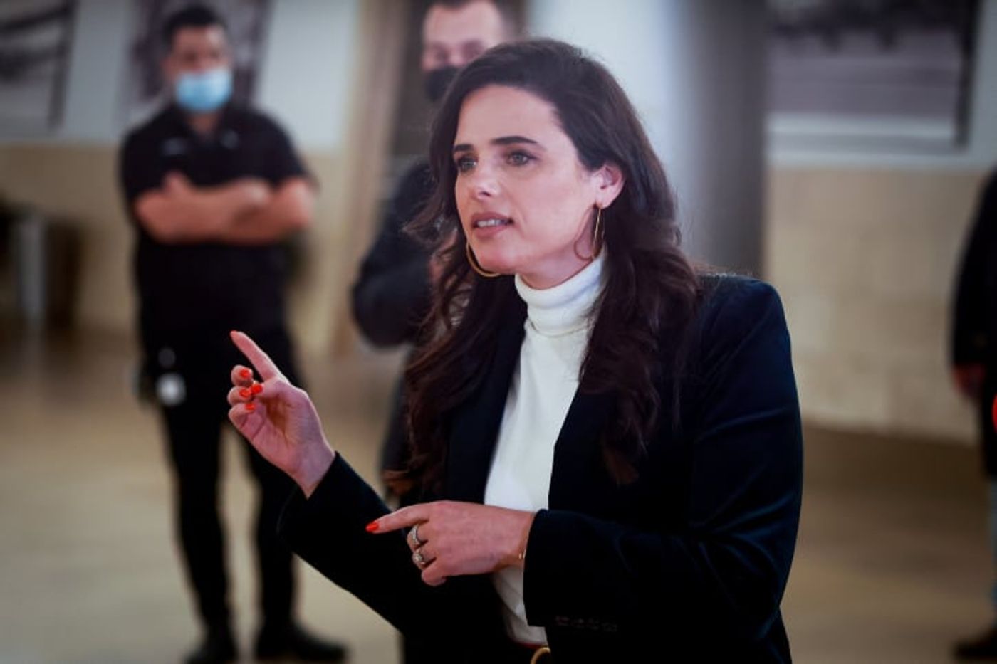 שקד: "שני רבנים אמרו לי 'תרוצי',אין לנו למי להצביע"