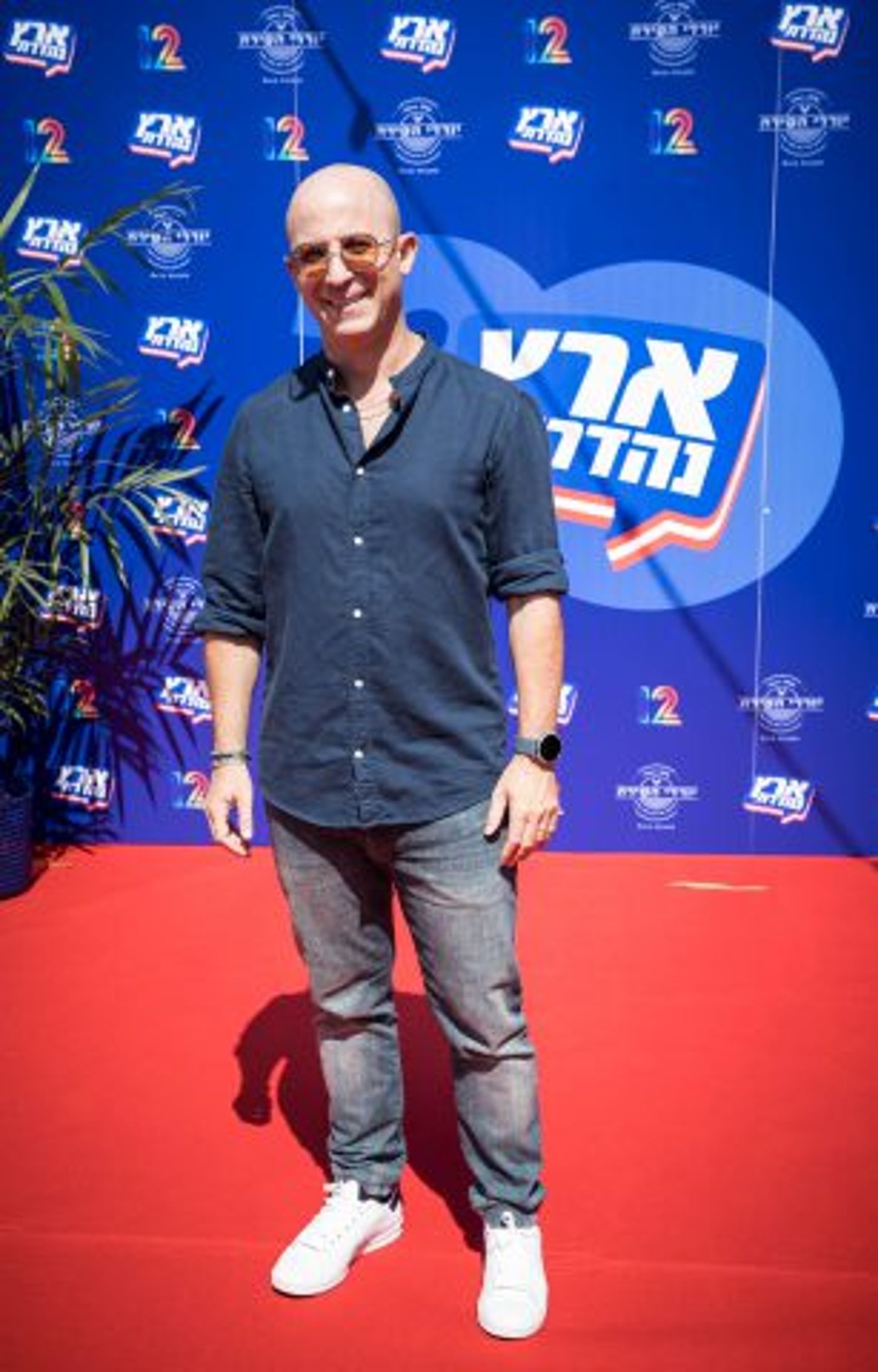 אי אפשר איתה ואי אפשר בלעדיה: ארץ נהדרת חוגגת 20