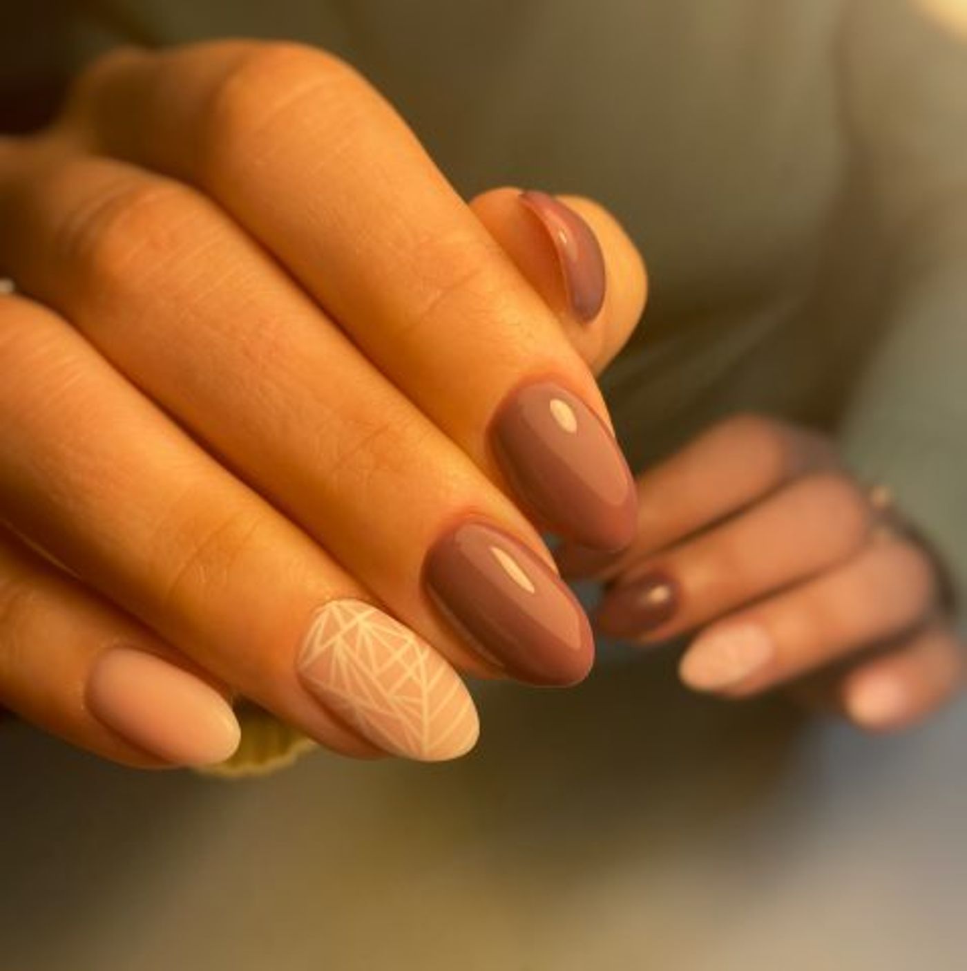 שלפו ציפורניים: אלו צבעי הלק הטרנדיים בחורף הקרוב
