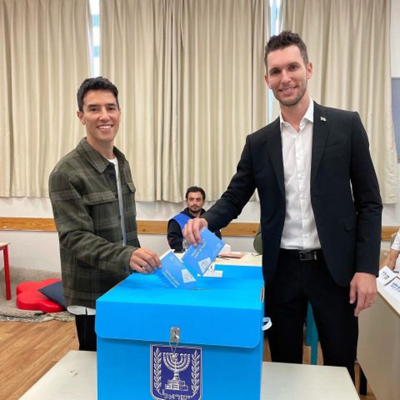 (ללא קרדיט)