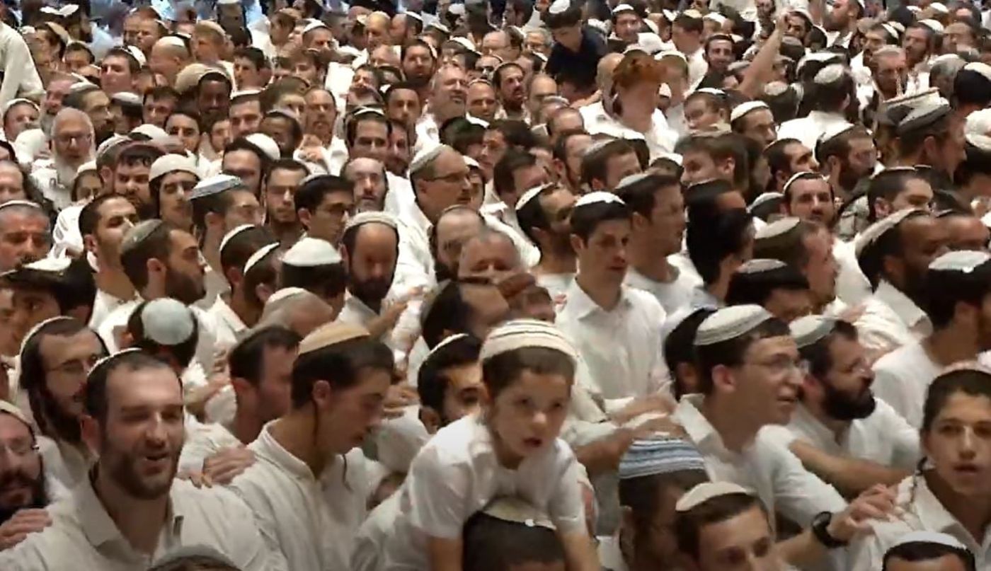 טרי משולחן העריכה: הקפות שניות בישיבת הר המור. צפו