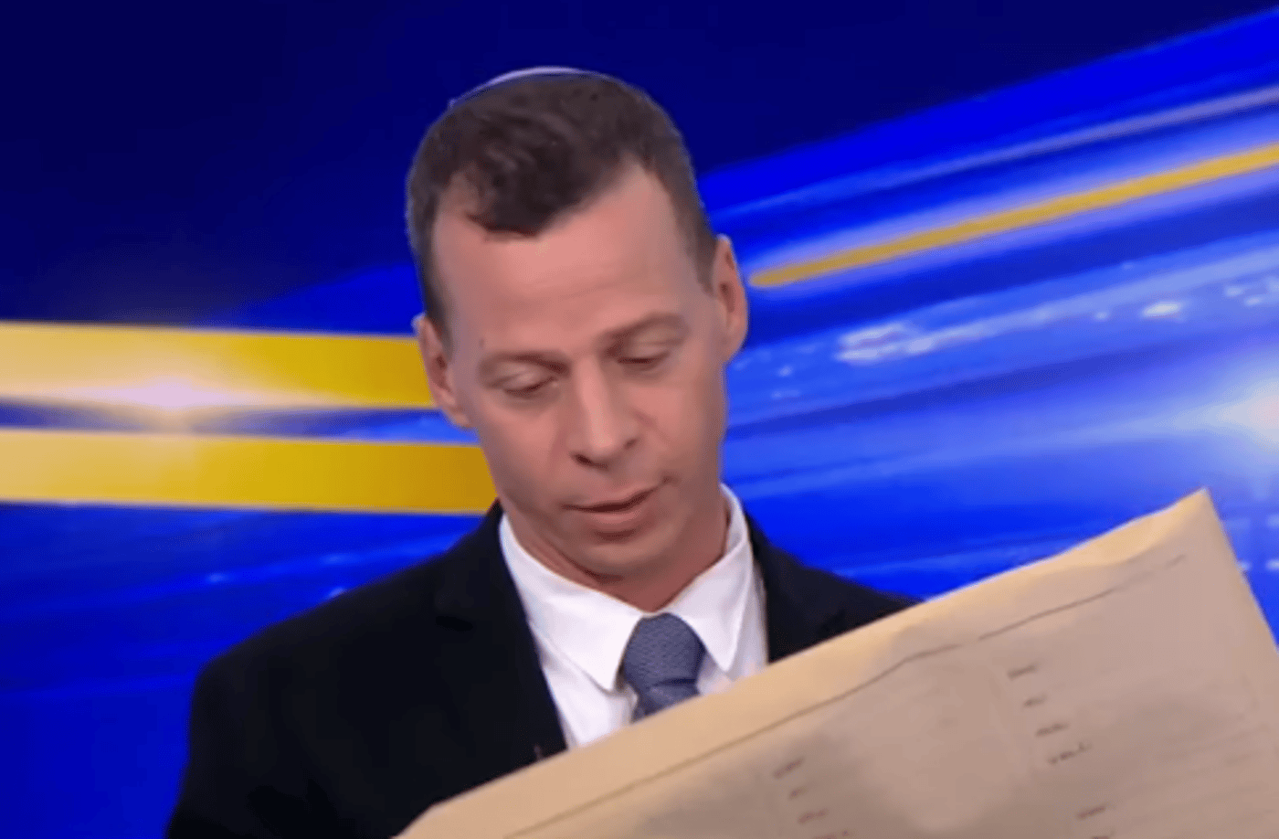 באמצע הלילה | ההפתעה של עמית סגל ליונית לוי. צפו