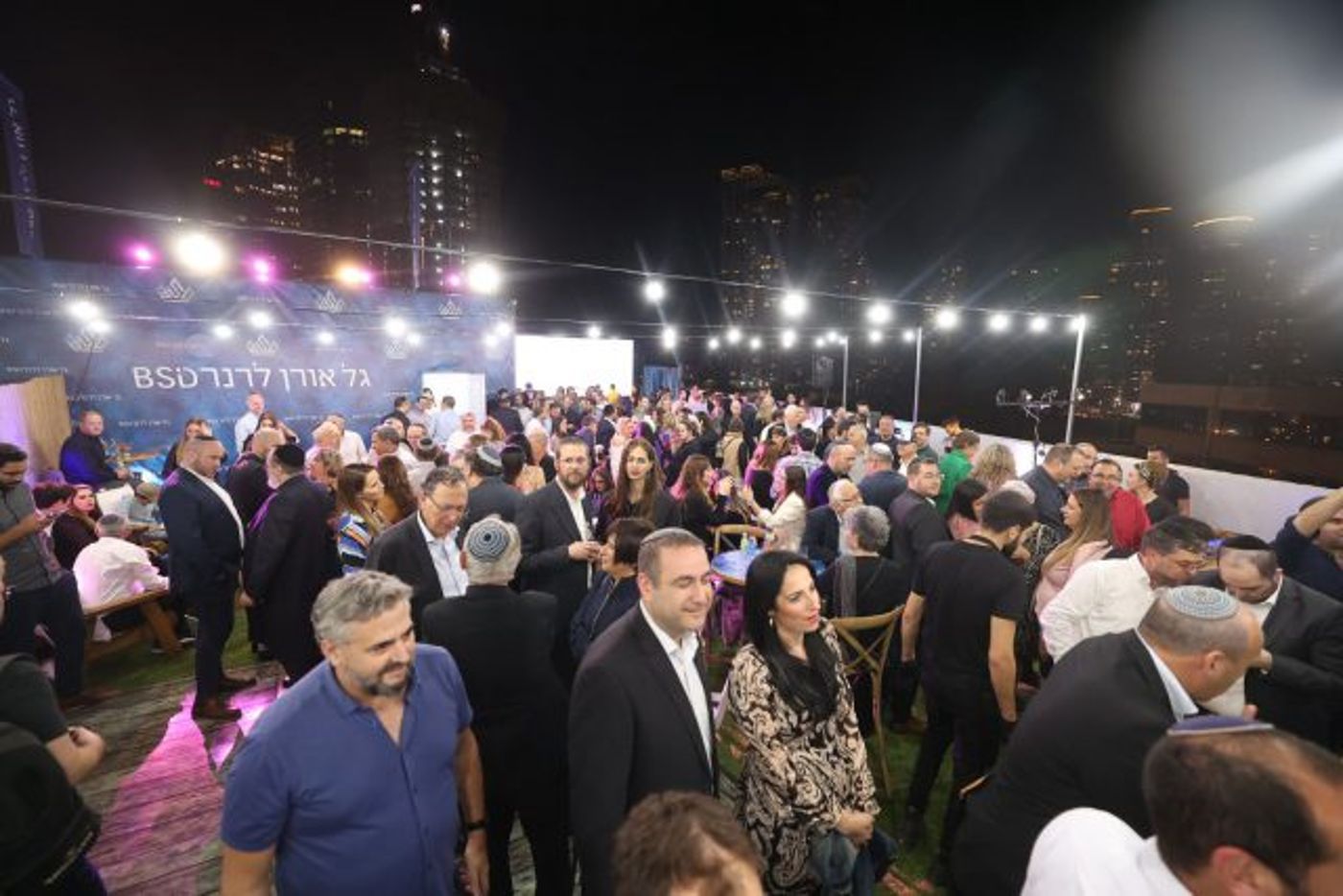 במעמד בכירי המגזר: הכנסת ספר תורה למשרד הפרסום