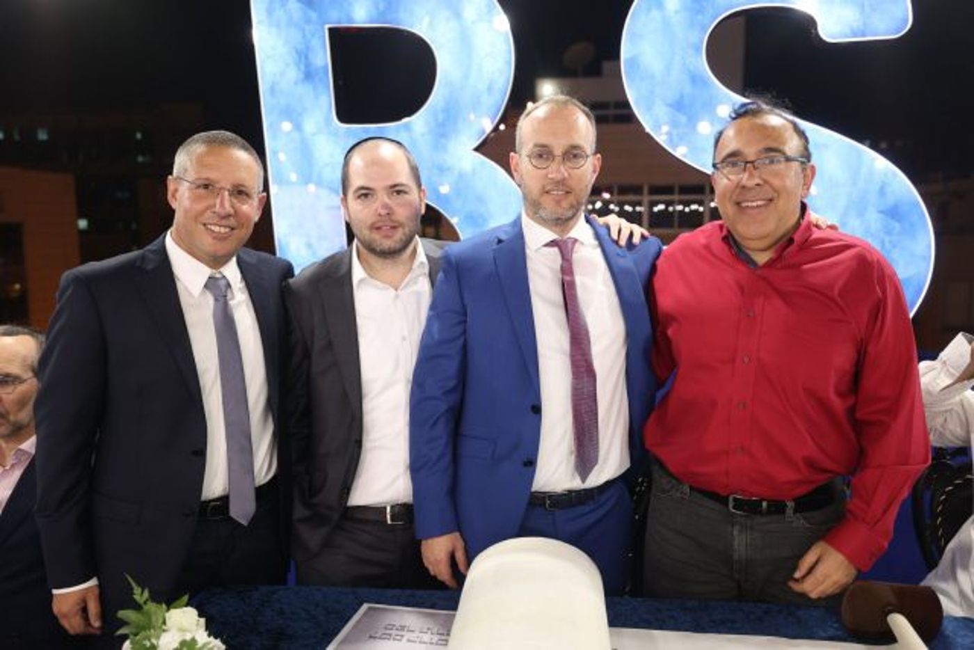 במעמד בכירי המגזר: הכנסת ספר תורה למשרד הפרסום