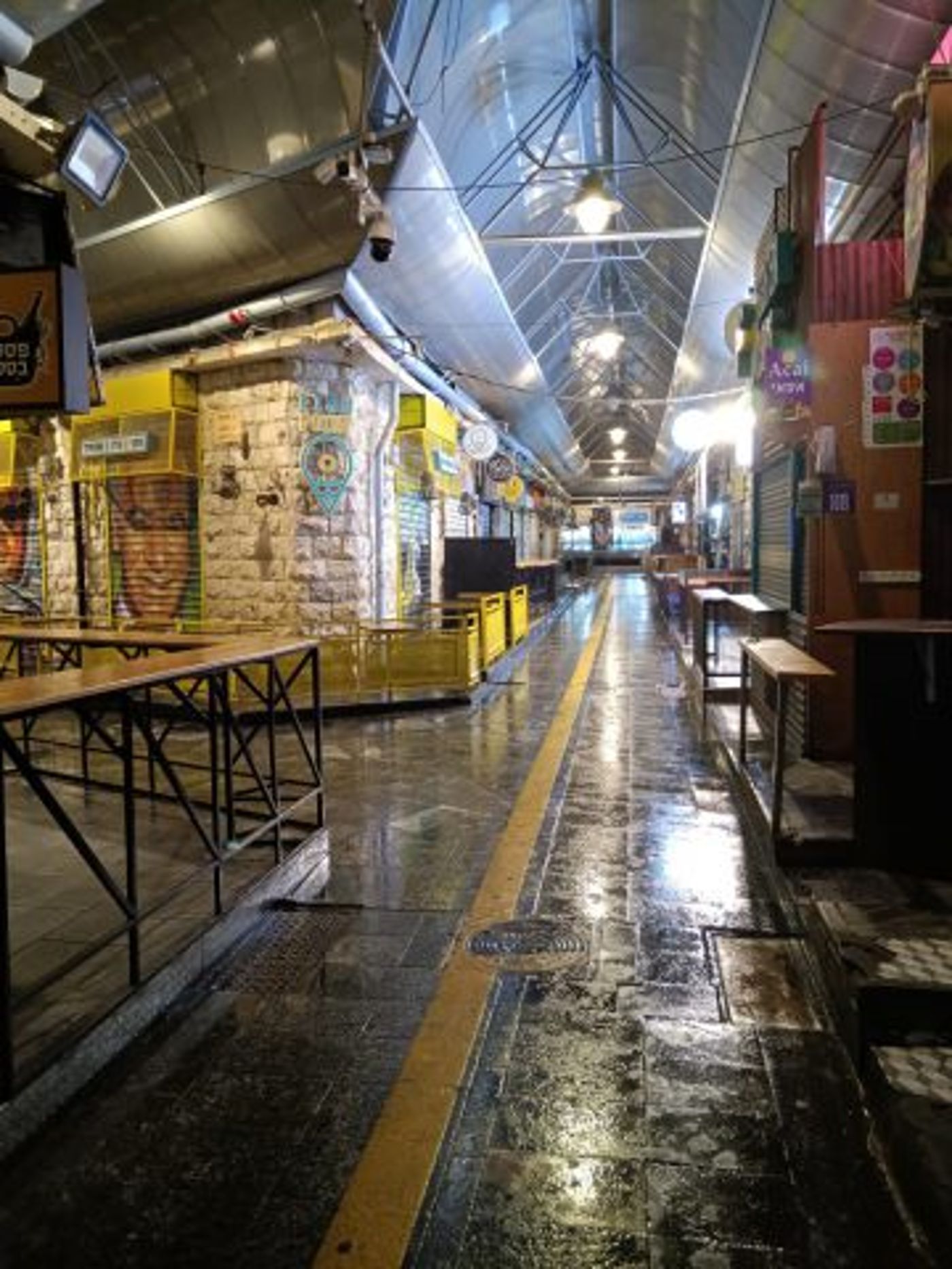 שוק מחנה יהודה בחורף (אגף תברואה, עיריית ירושלים)
