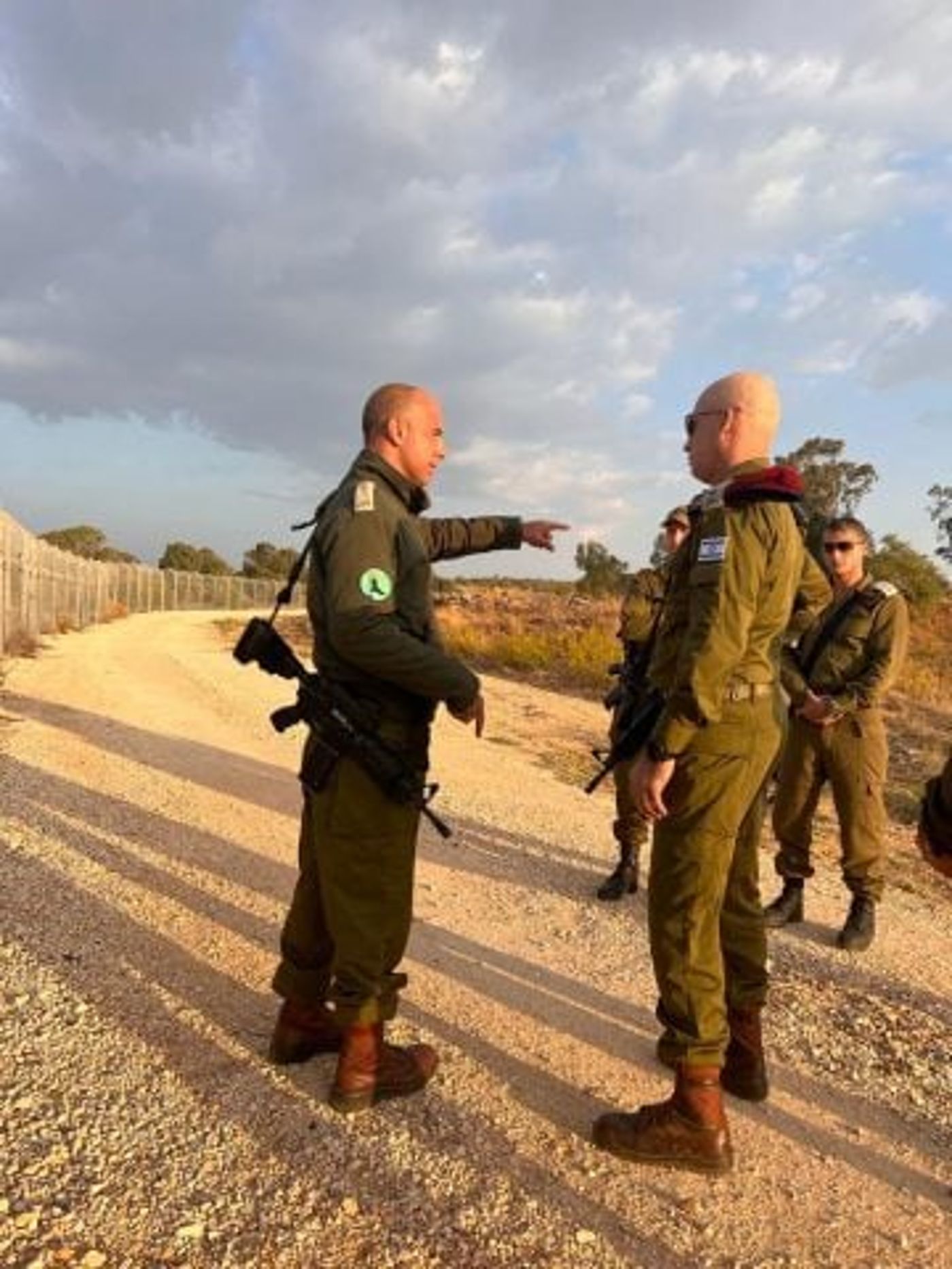 האלוף גורדין בבסיס צנובר