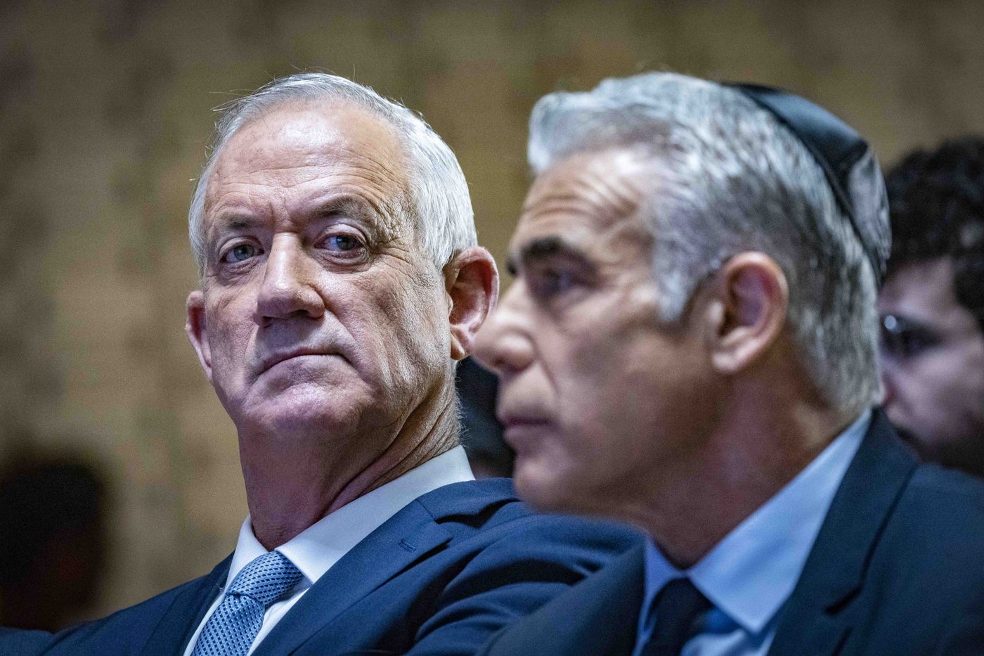 גנץ ולפיד בהודעה משותפת: "נחצה קו אדום"