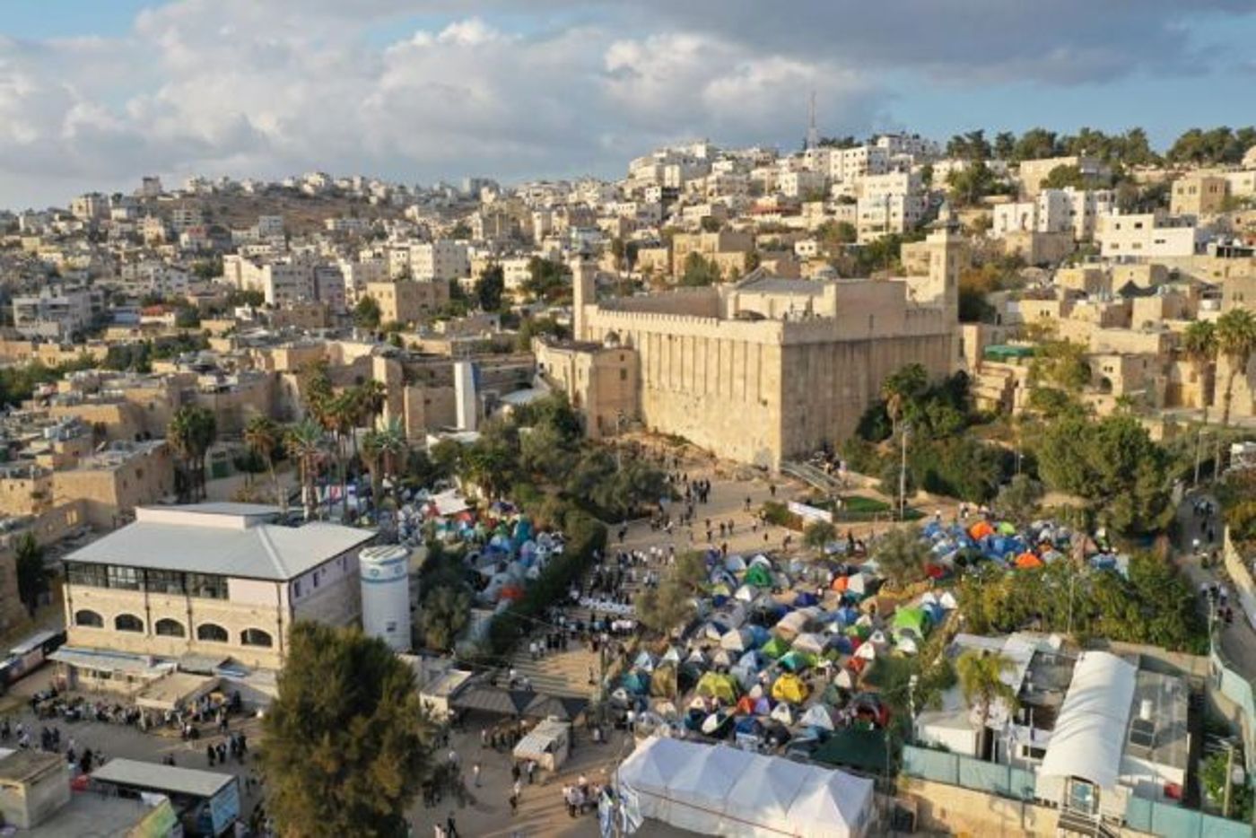 עיר האוהלים ליד מערת המכפלה בשבת חברון