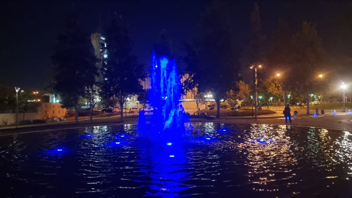 חודש המודעות לסרטן הערמונית: בניינים הוארו