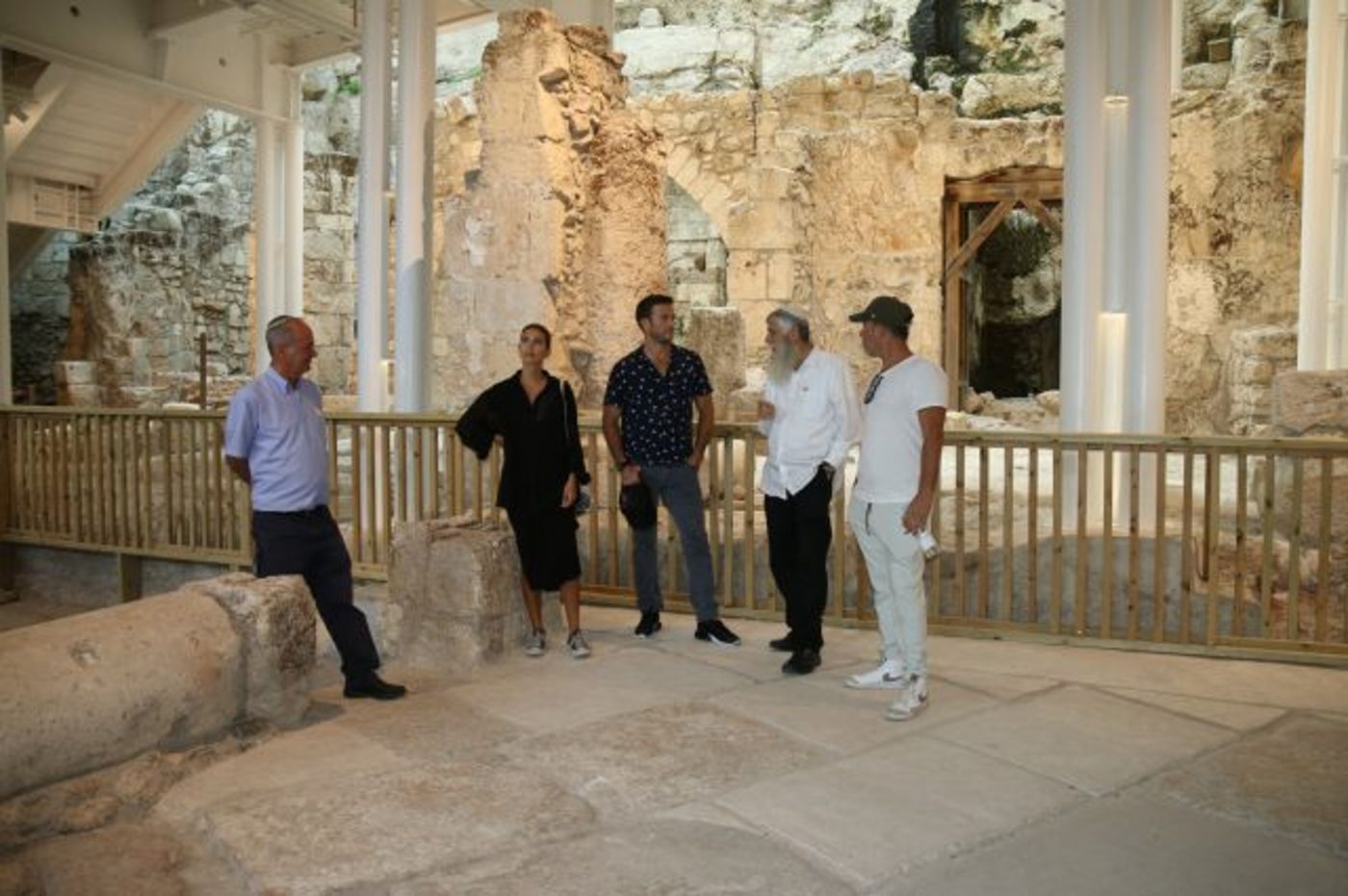 השחקן המפורסם ביקר בכותל והטמין פתק