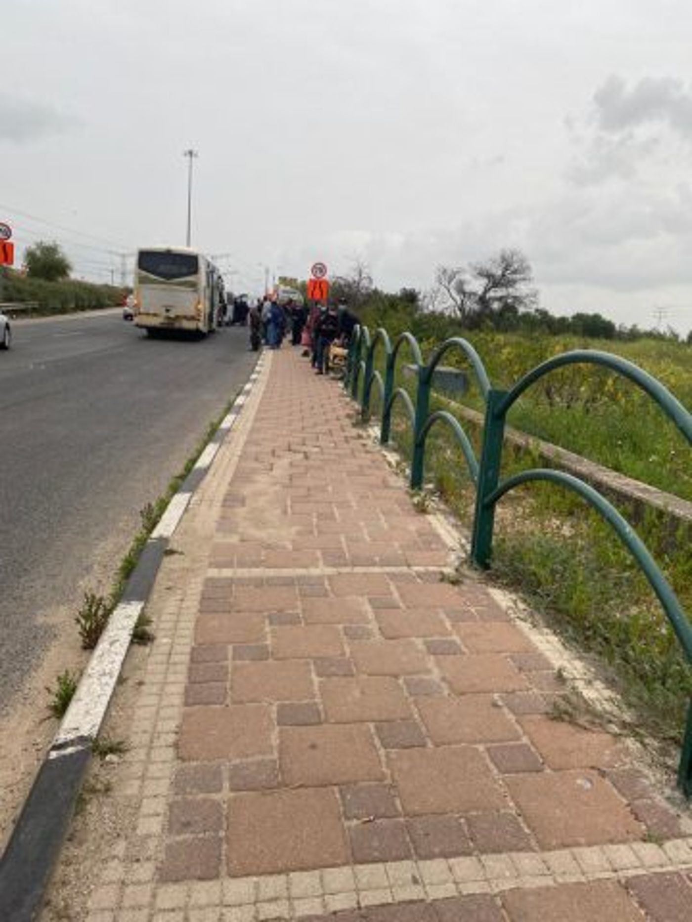 "הייתי עומדת רחוק ואז רצה לאוטובוס" (צילום באדיבות סתיו שגי)